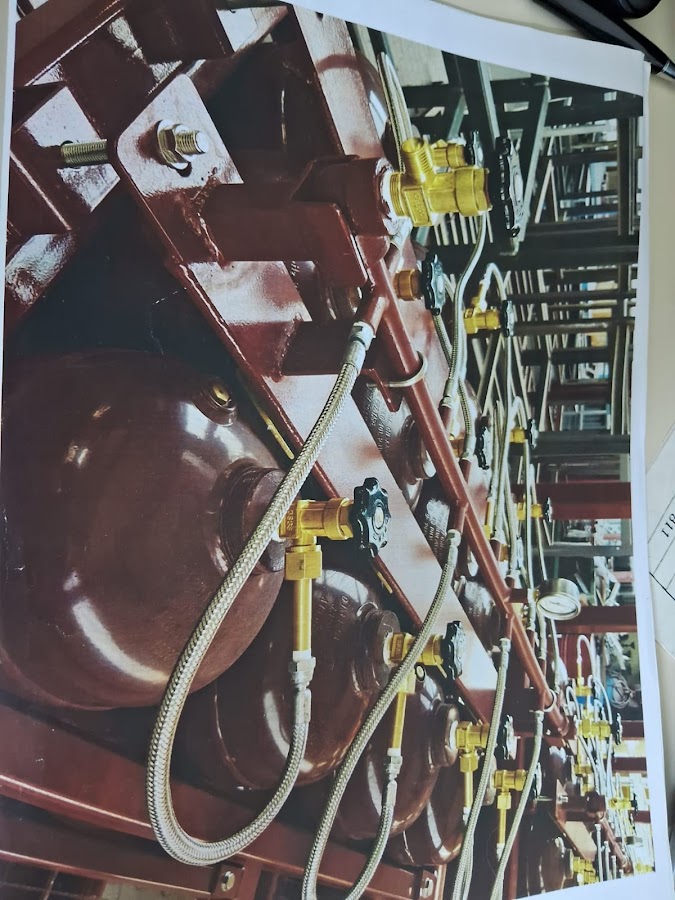 Gas Manifold Piping Detail